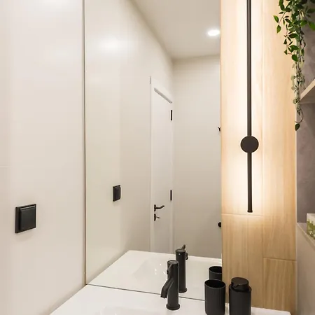 Kashmir Deluxe With Parking شقة *