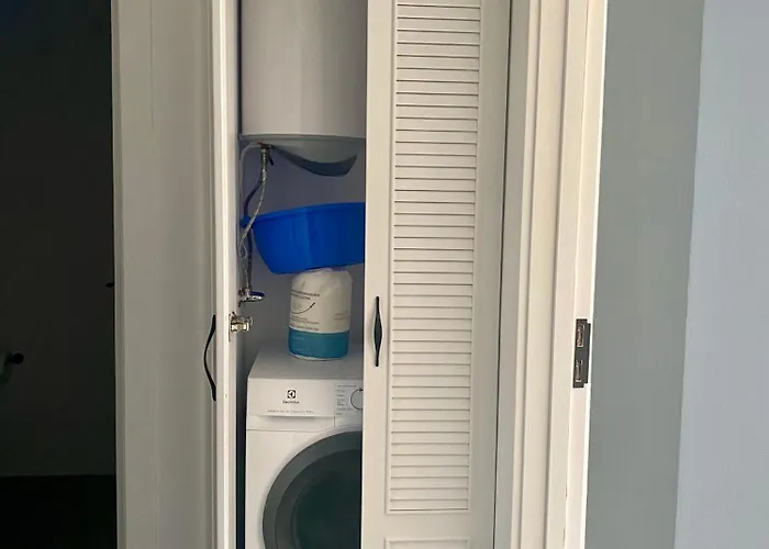 Kashmir Deluxe With Parking