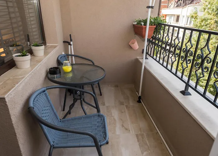 Kashmir Deluxe With Parking Apartamento