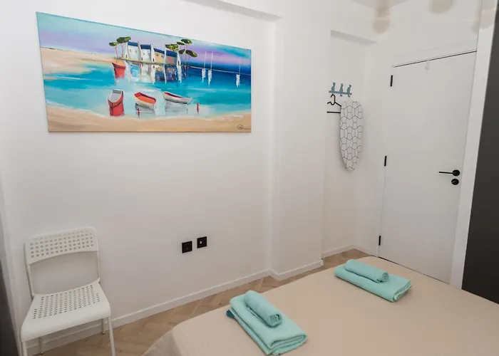 Kashmir Deluxe With Parking Burgas