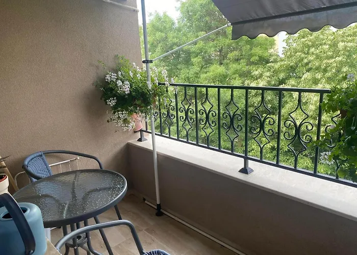 Kashmir Deluxe With Parking Apartamento