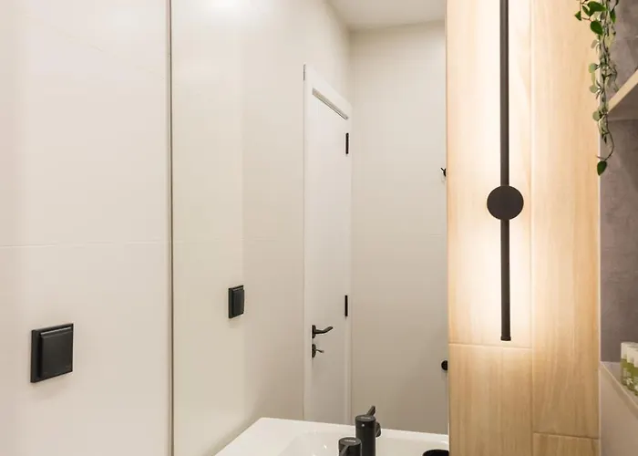 Kashmir Deluxe With Parking Apartamento *